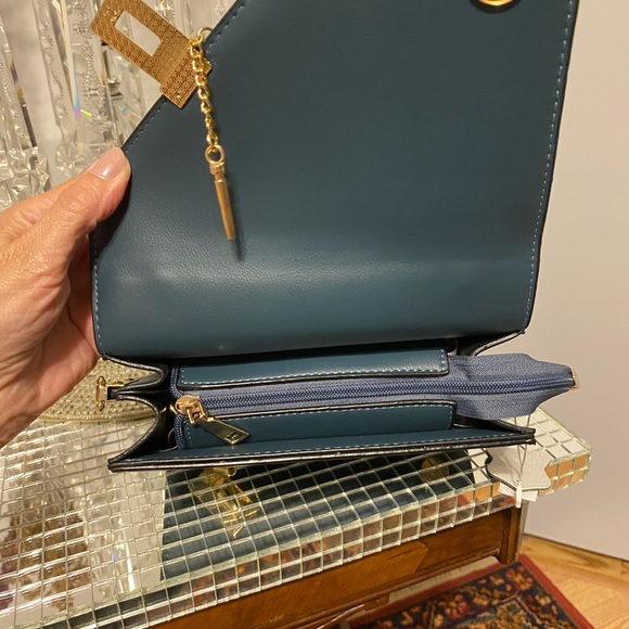 NWT Teal blue purse with gold hardware shoulder/crossbody strap-CityOne - Picture 7 of 16